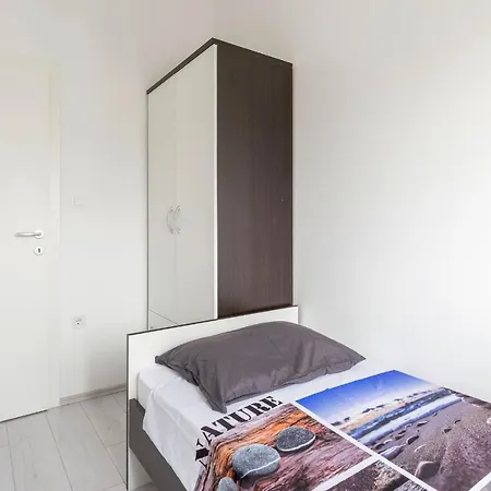 Appartement With A Parking Space Stobrec, - 13122 Split